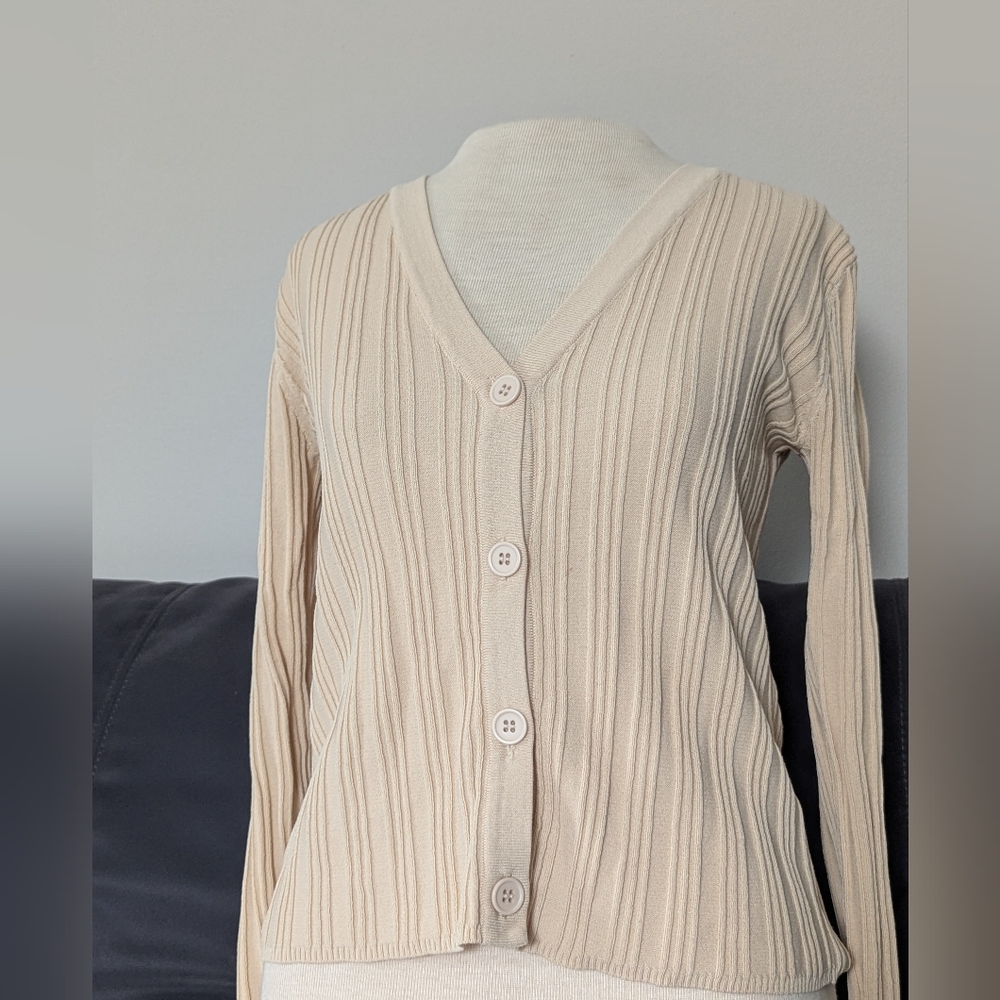 Philosophy Ribbed Button Up Cardigan - Picture 3 of 12